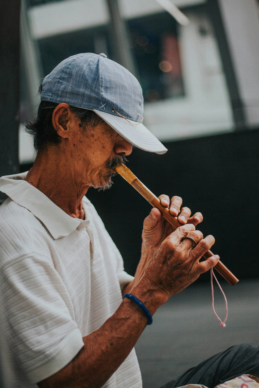 Relato 50. El vecino y sus canciones